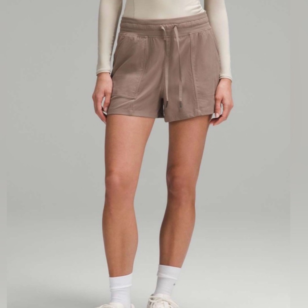 Lululemon Athletica Taupe dance studio short